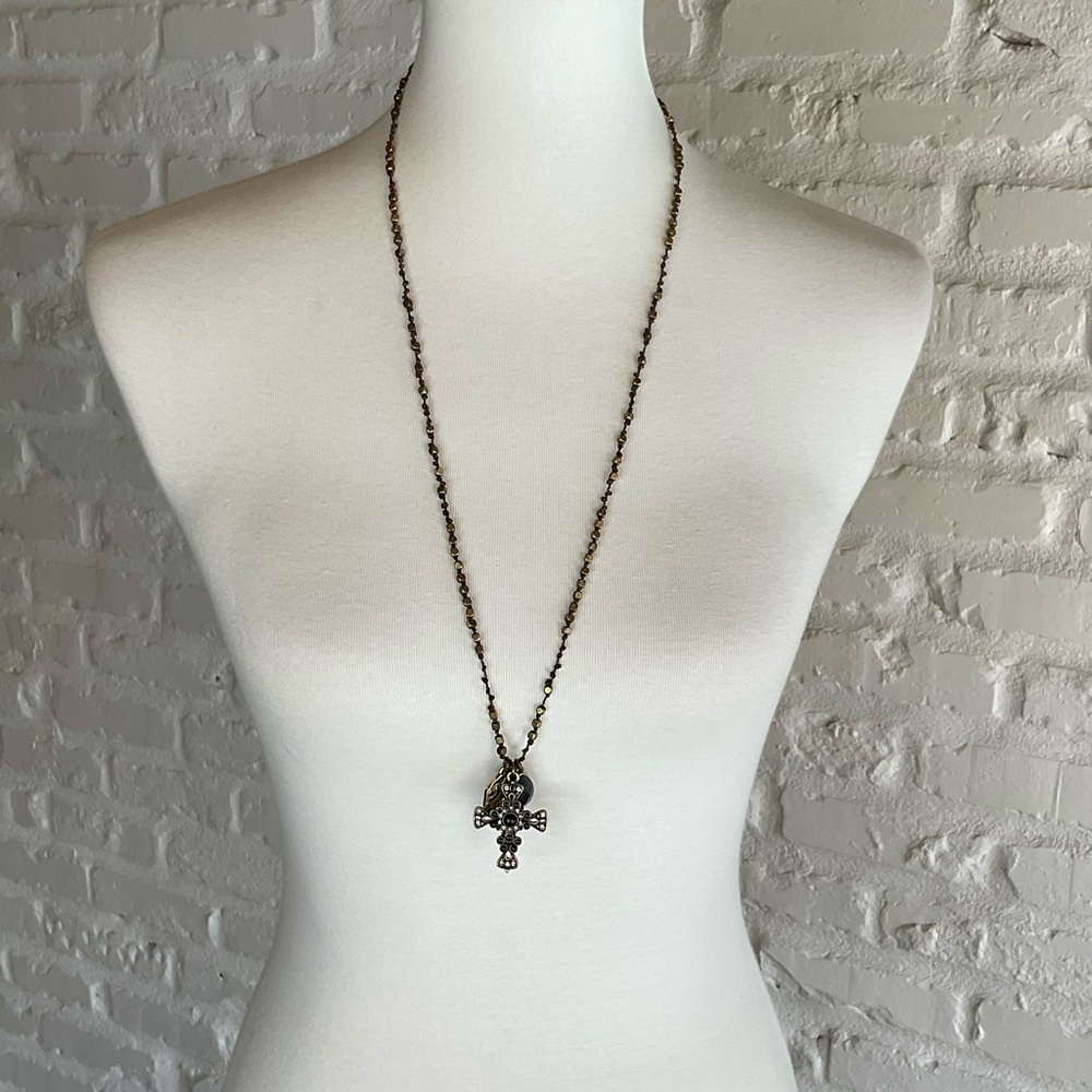 Elegant Gold Cross Pendant Necklace